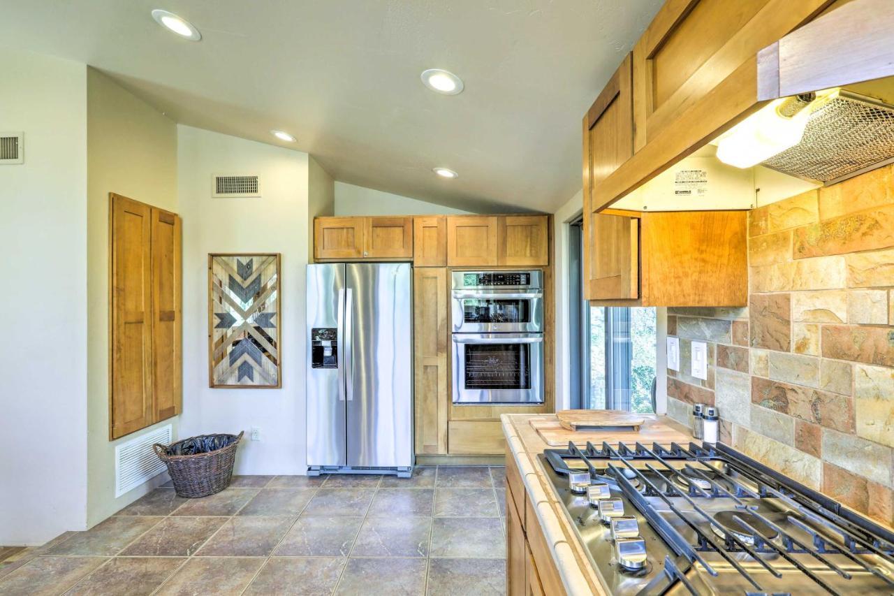 Bright Sedona Home With Deck And Mountain Views! エクステリア 写真